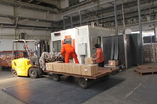 深圳有沒有能夠免費(fèi)送貨的pe袋生產(chǎn)廠家？